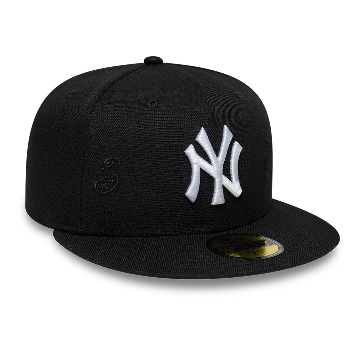 Pictured is this MLB Paisley Emblem New York Yankees 59FIFTY Fitted cap in black. 3