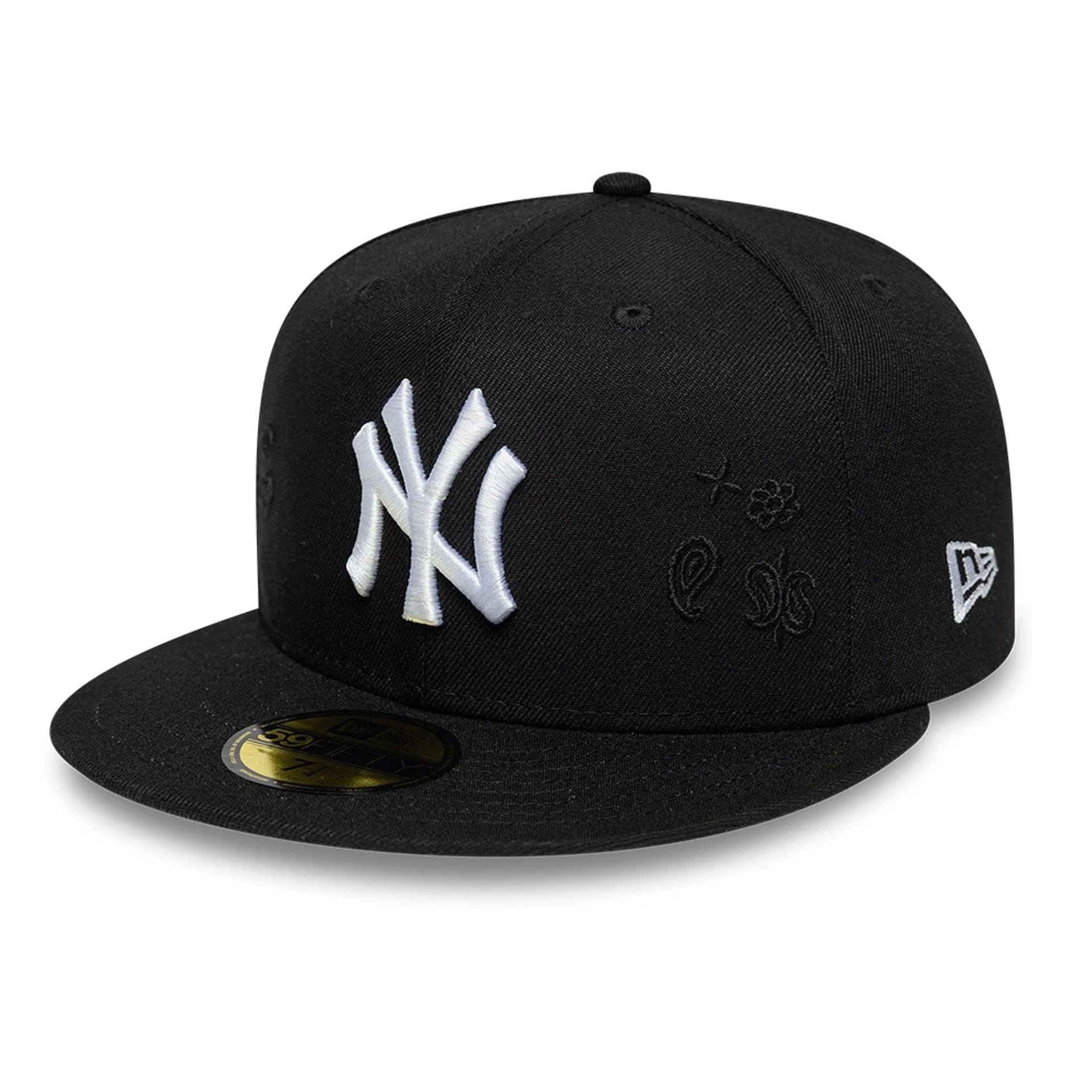Pictured is this MLB Paisley Emblem New York Yankees 59FIFTY Fitted cap in black. 1