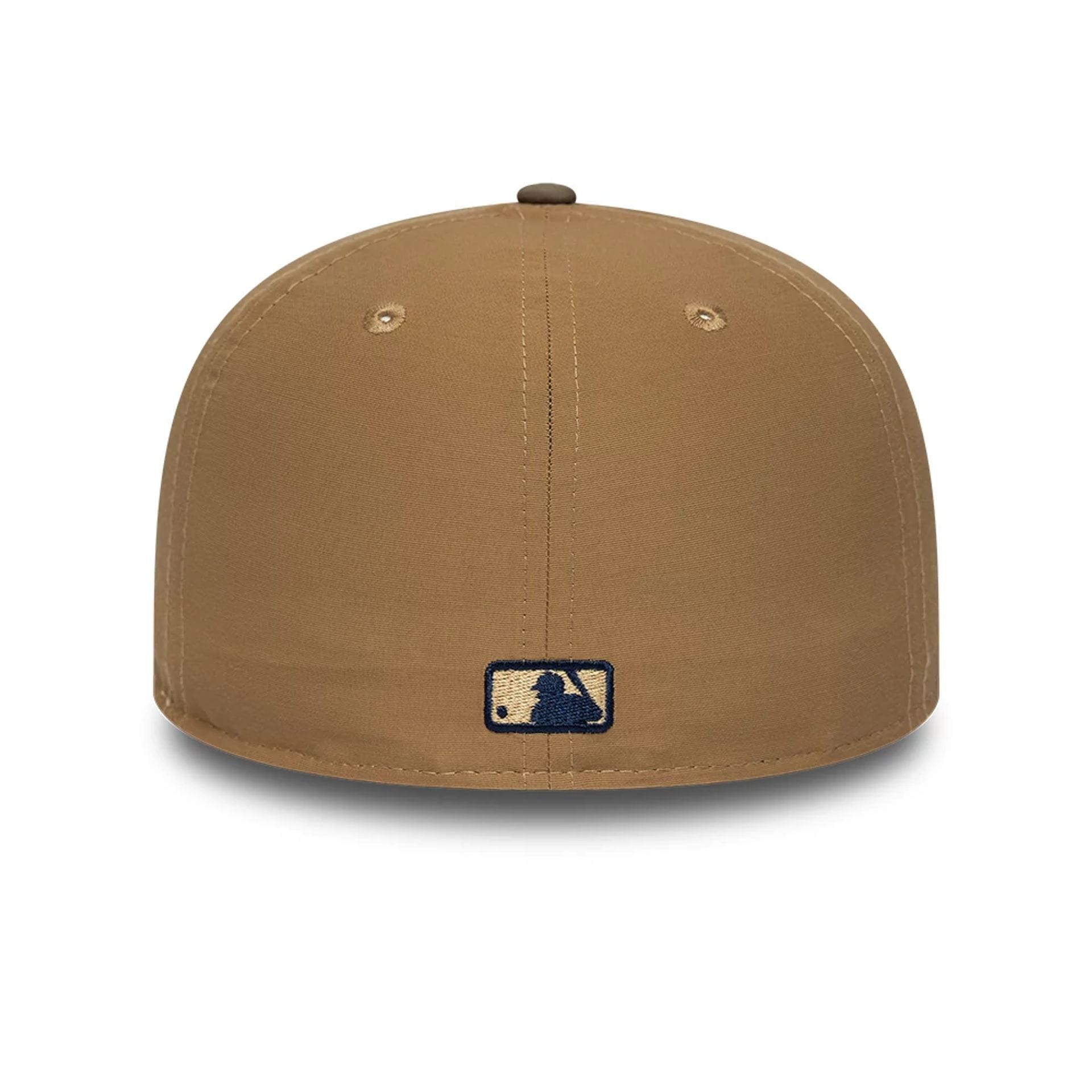 Pictured is this MLB Gros Grain New York Yankees 59FIFTY Fitted cap in Beige. 7