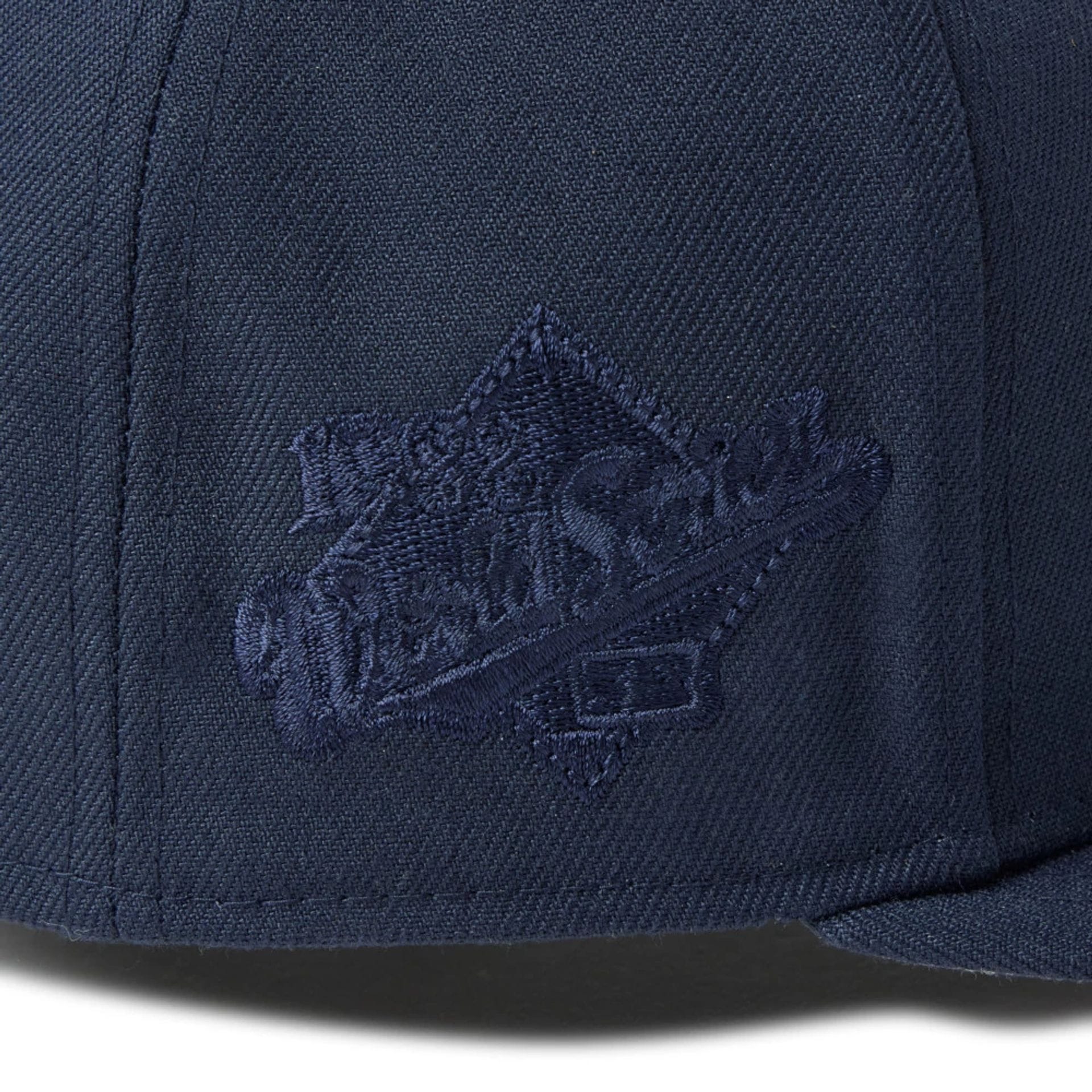 Pictured is this MLB LA Dodgers 59FIFTY Fitted cap in navy. 6
