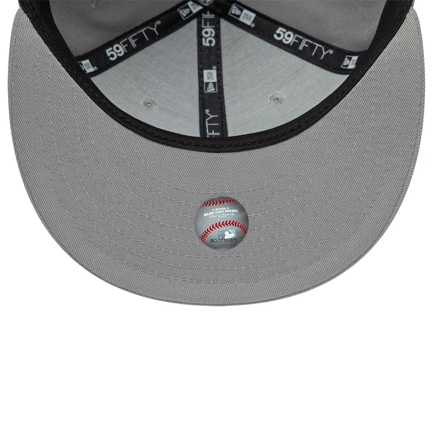 Pictured is this MLB Paisley Emblem LA Dodgers 59FIFTY Fitted cap in grey. 7