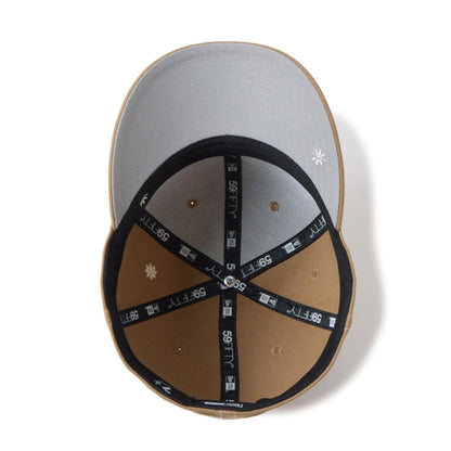 Pictured is this New Era Floral 59FIFTY Fitted cap in Beige. 3