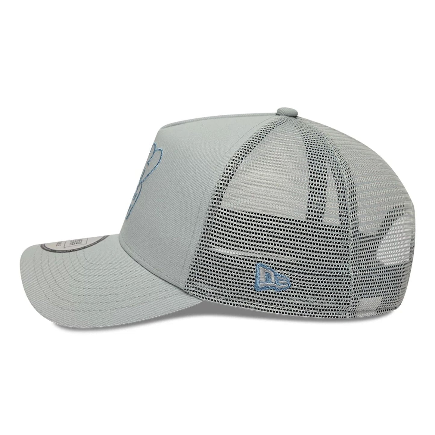 Pictured is this New Era Wall Art Bubble 9FORTY A-Frame Trucker cap in Light Grey. 5