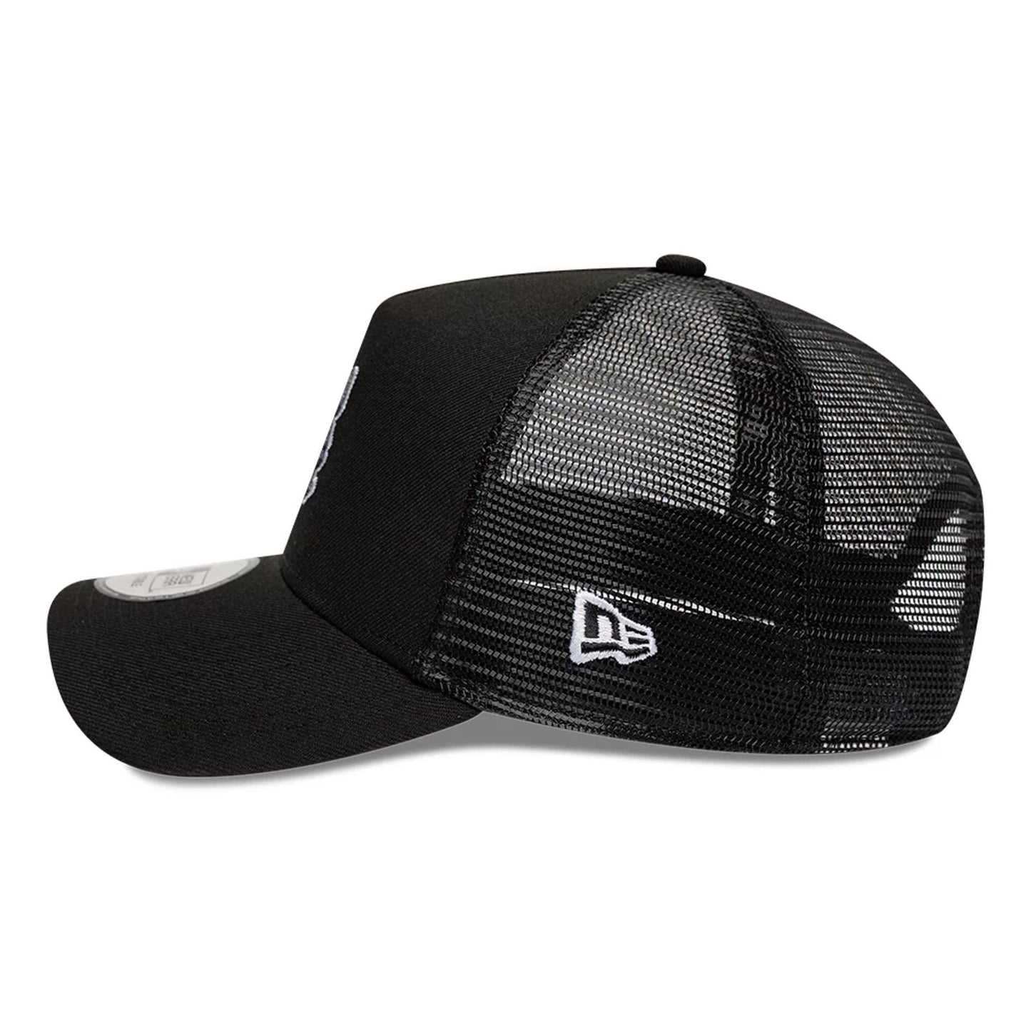 Pictured is this New Era Wall Art Grafitti 9FORTY A-Frame Trucker cap in black. 5