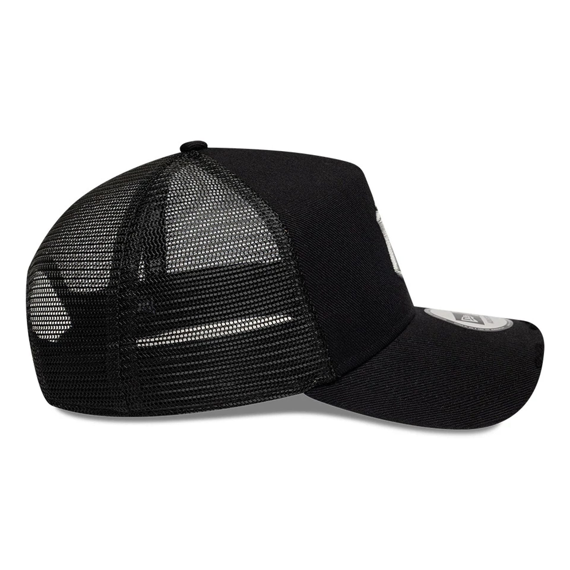 Pictured is this MLB Distressed New York Yankees 9FORTY A-Frame Trucker cap in black. 5