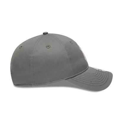 Pictured is this MLB Sakura Nagashi New York Yankees 9TWENTY cap in grey. 7