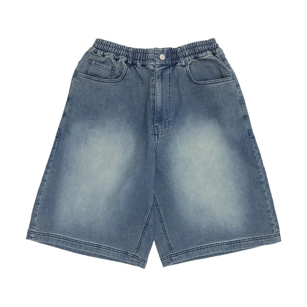 The model is wearing this New Era Washed Bermuda Shorts in blue. 7