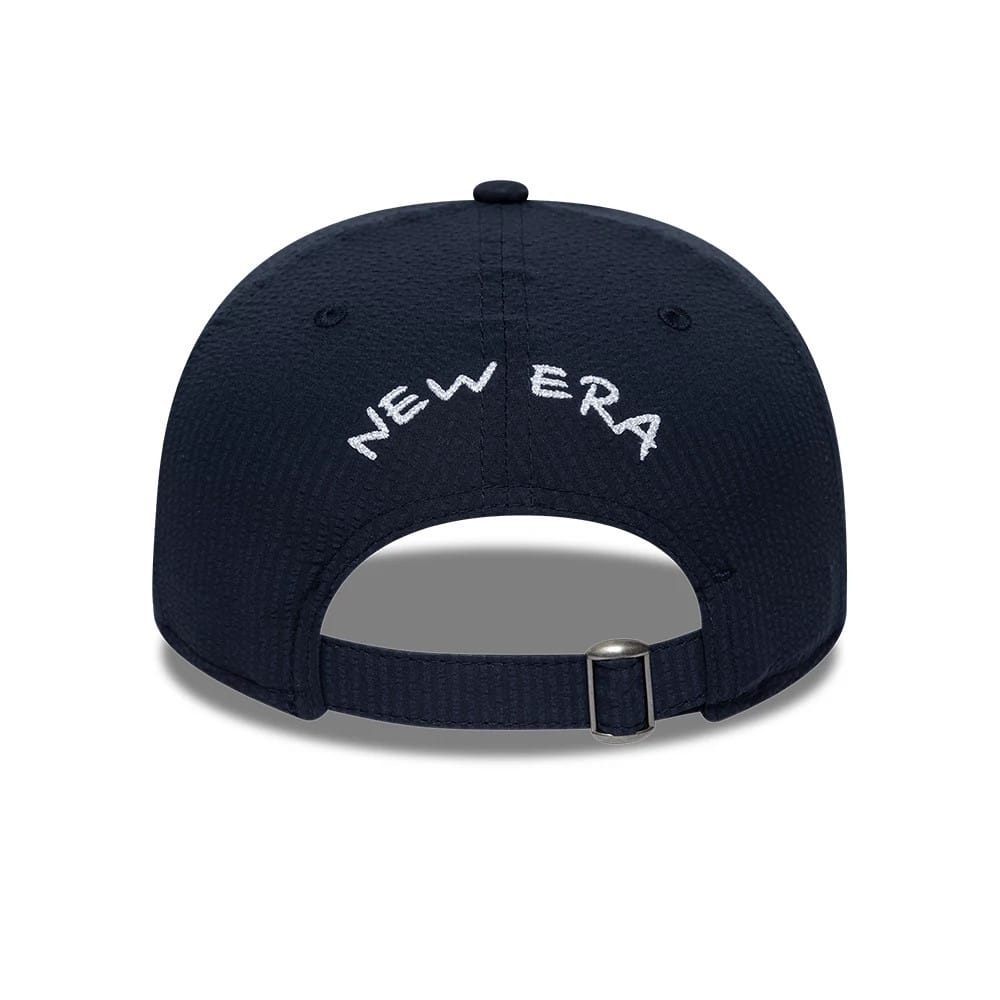 Pictured is this New Era Seersucker Retro Crown 9FIFTY cap in navy. 4