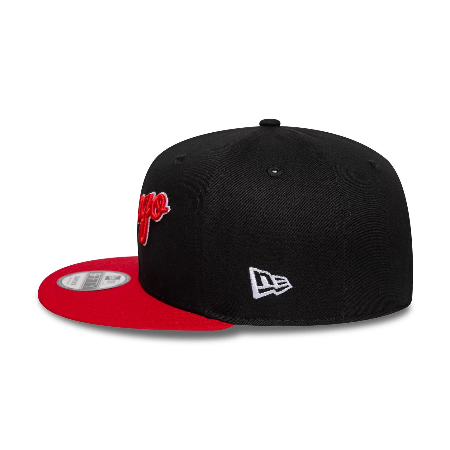 Pictured is this NBA Hardwood Classic Chicago Bulls 9FIFTY Snapback cap in black. 5
