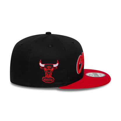 Pictured is this NBA Hardwood Classic Chicago Bulls 9FIFTY Snapback cap in black. 4