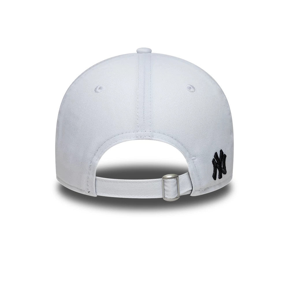 Pictured is this MLB Spray Paint New York Yankees 9FORTY cap in white. 6