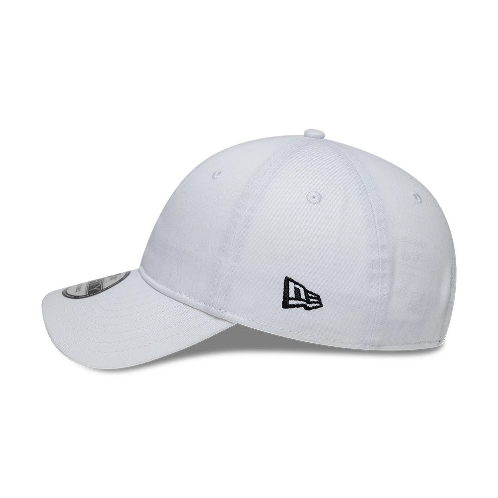 Pictured is this MLB Spray Paint New York Yankees 9FORTY cap in white. 4