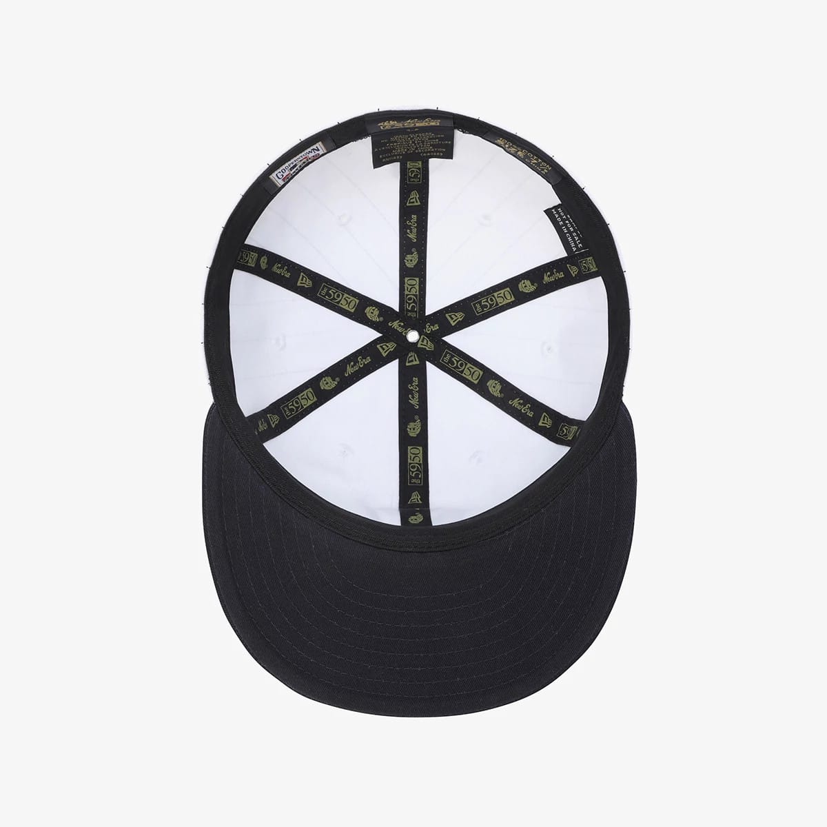 Pictured is this MLB 59FIFTY Day New York Yankees Retro Crown 59FIFTY Fitted cap in white. 7