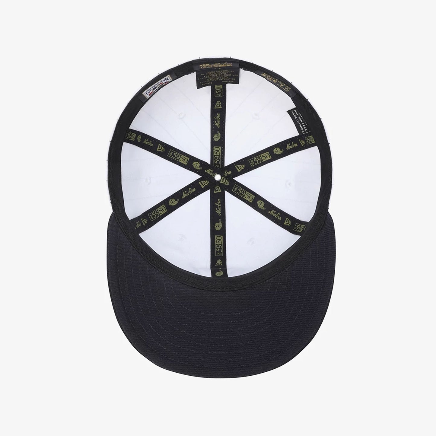 Pictured is this MLB 59FIFTY Day New York Yankees Retro Crown 59FIFTY Fitted cap in white. 7