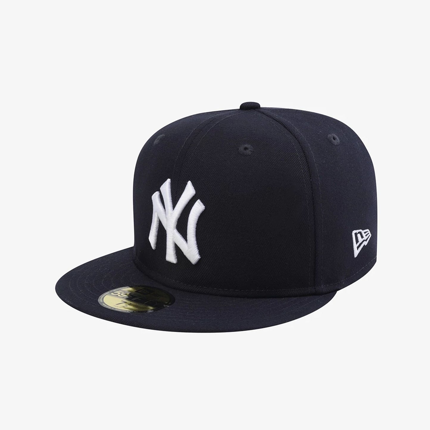 Pictured is this MLB 59FIFTY Day New York Yankees 59FIFTY Fitted cap in navy. 1