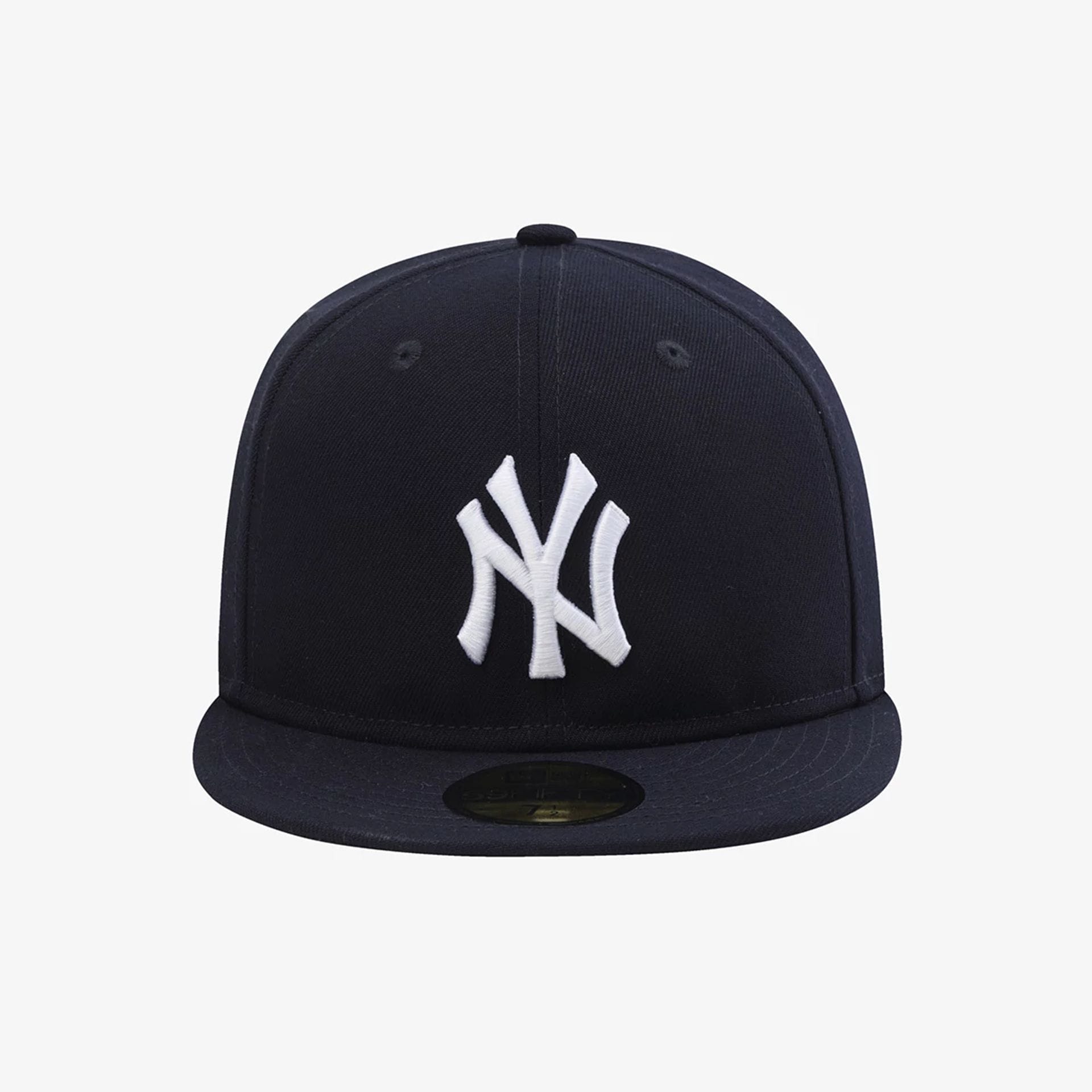 Pictured is this MLB 59FIFTY Day New York Yankees 59FIFTY Fitted cap in navy. 3