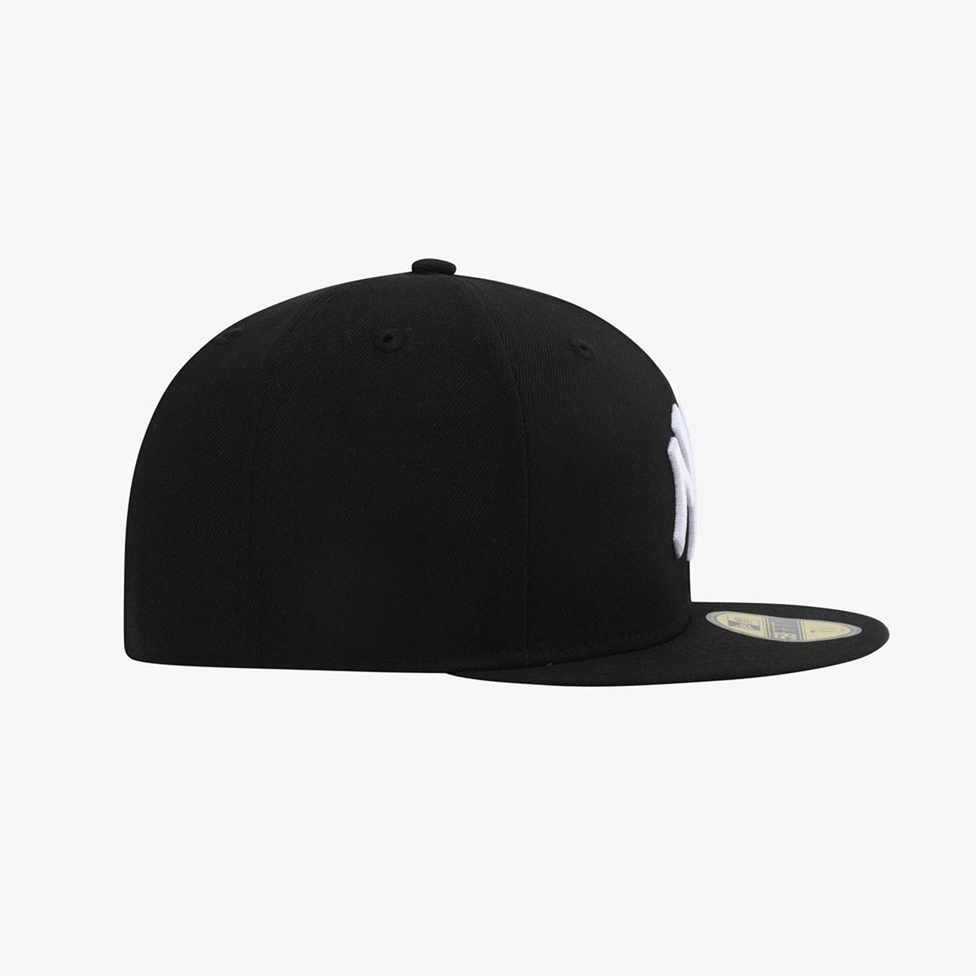 Pictured is this MLB 59FIFTY Day New York Yankees 59FIFTY Fitted cap in black. 5