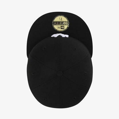 Pictured is this MLB 59FIFTY Day New York Yankees 59FIFTY Fitted cap in black. 6