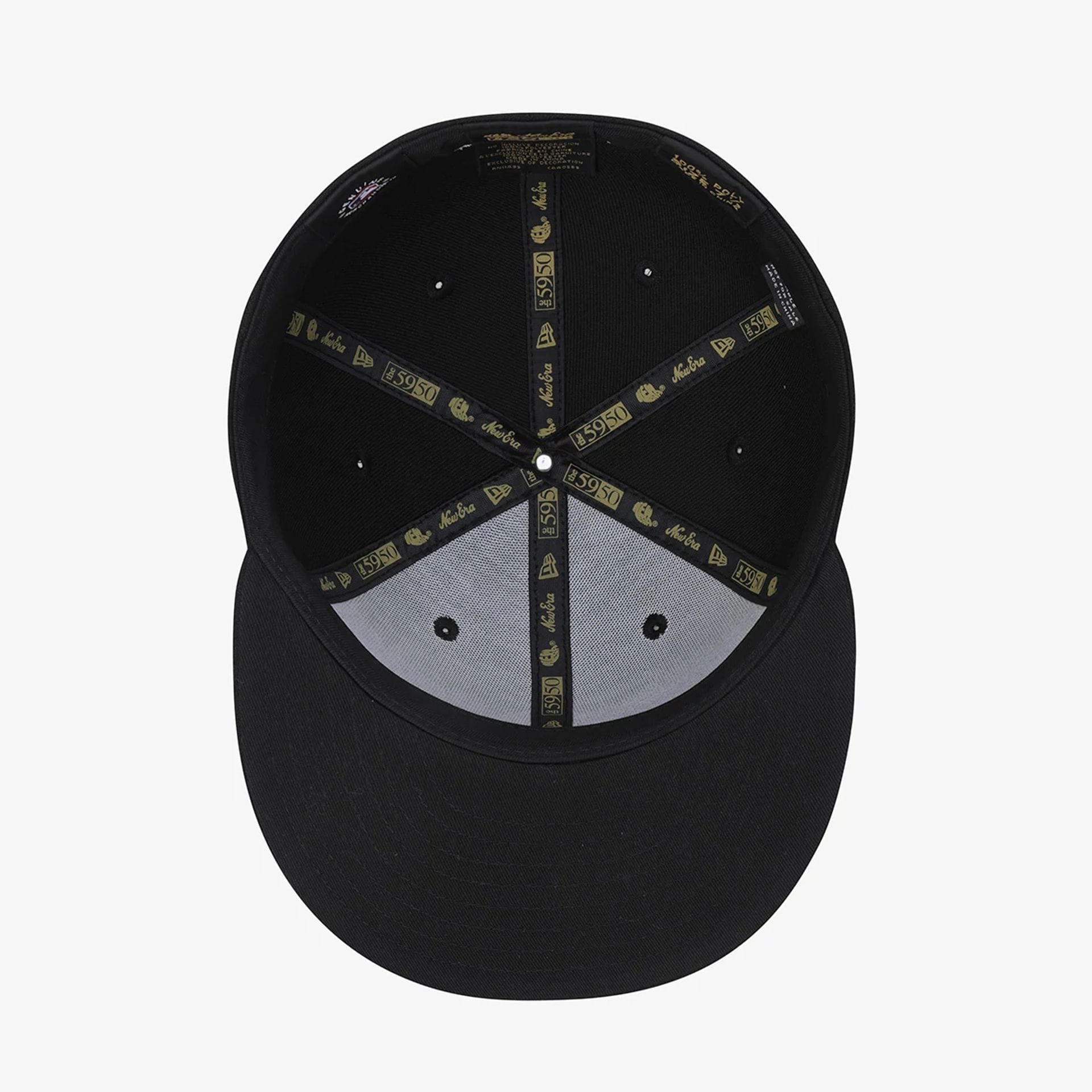 Pictured is this MLB 59FIFTY Day New York Yankees 59FIFTY Fitted cap in black. 7