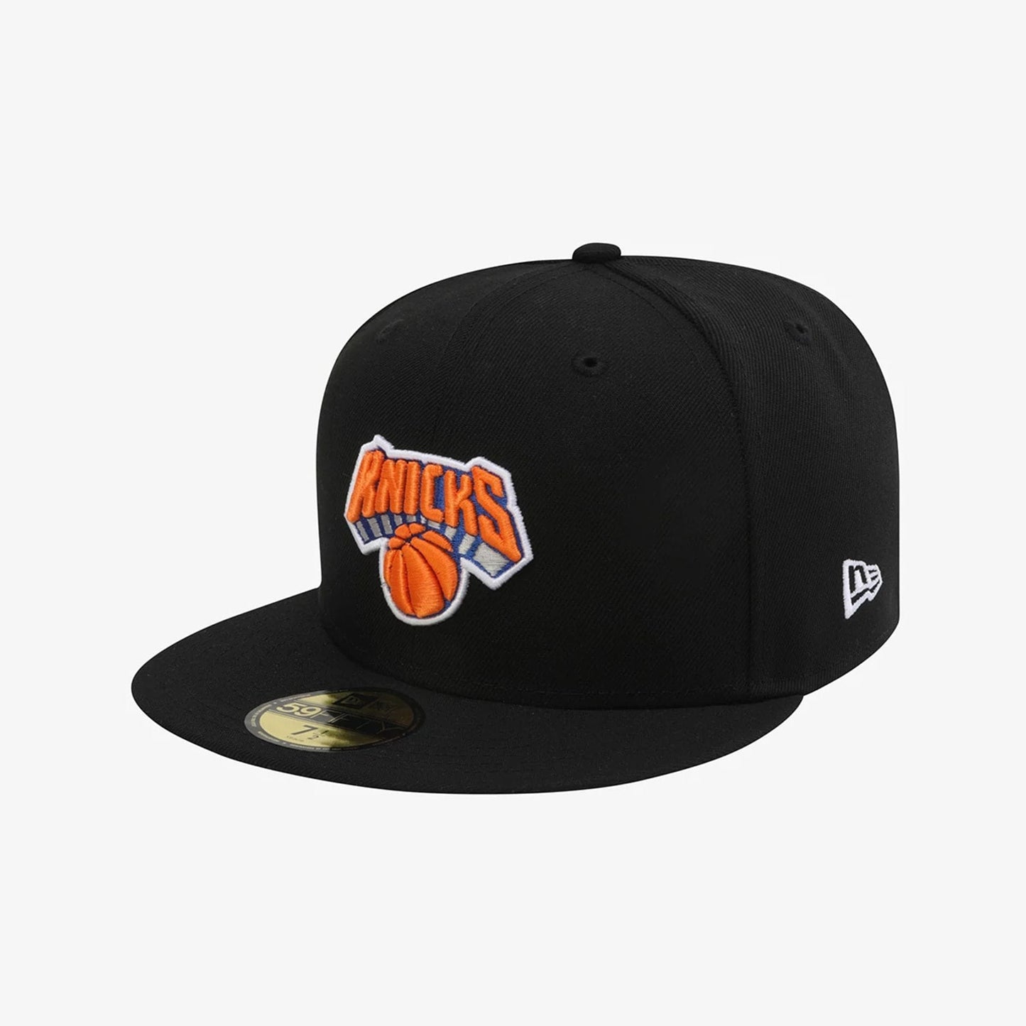 Pictured is this NBA 59FIFTY Day New York Knicks 59FIFTY Fitted cap in black. 3