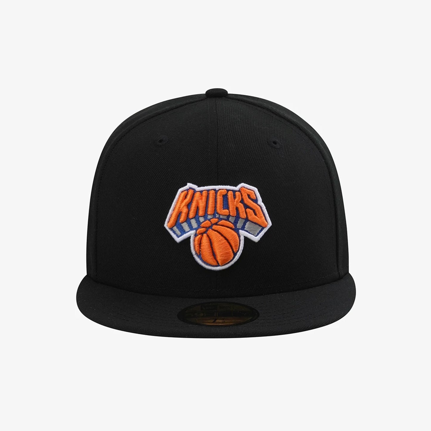Pictured is this NBA 59FIFTY Day New York Knicks 59FIFTY Fitted cap in black. 2