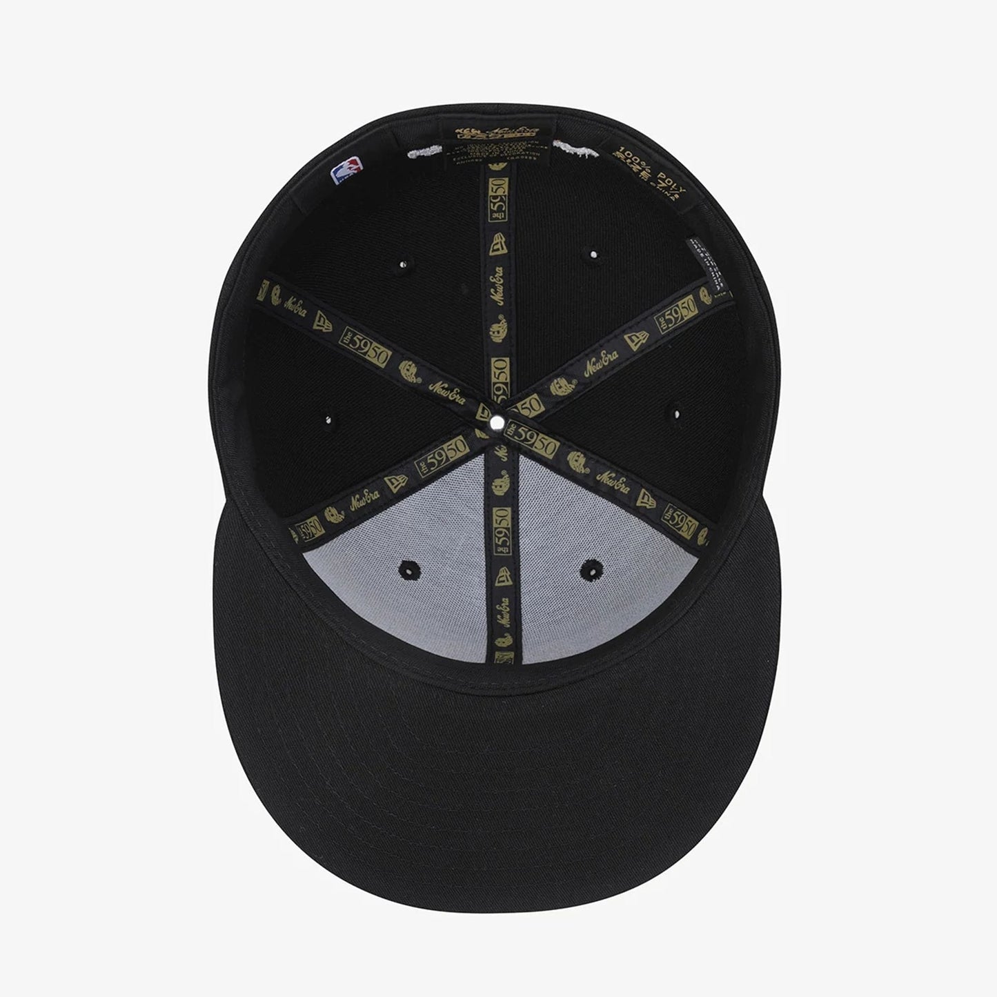 Pictured is this NBA 59FIFTY Day New York Knicks 59FIFTY Fitted cap in black. 7