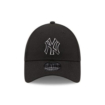 This is a New York Yankees Pop Outline Black 9FORTY Cap 2