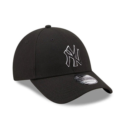 This is a New York Yankees Pop Outline Black 9FORTY Cap 3