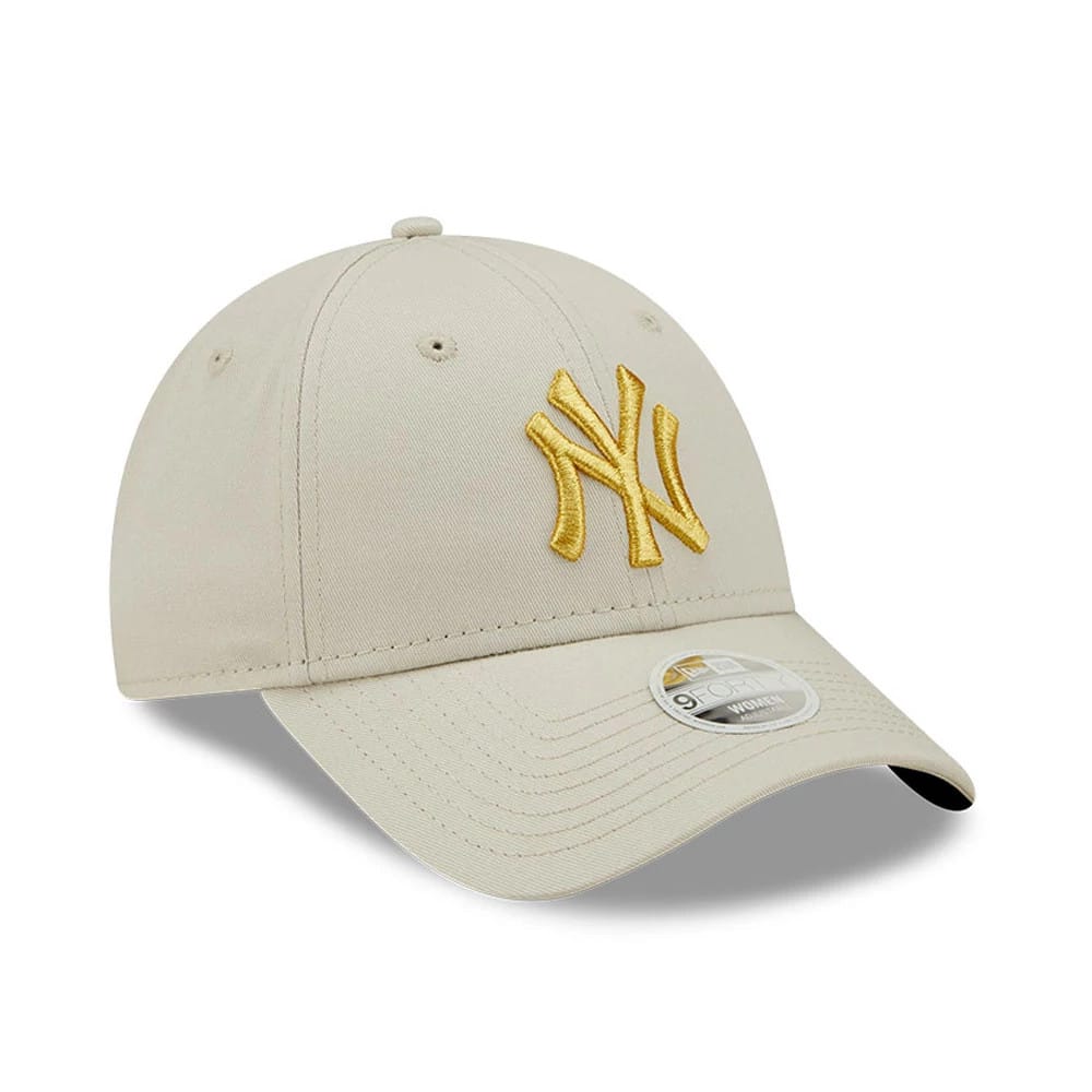 This is a New York Yankees Womens Metallic Logo Cream 9FORTY Adjustable Cap 3