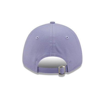 This is a New York Yankees League Essentials Womens Lilac 9FORTY Adjustable Cap 4