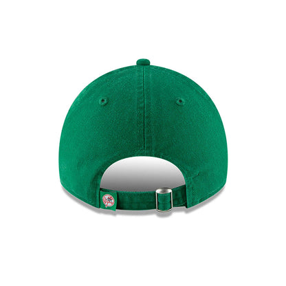New York Yankees MLB Core Classic Green New Era 9TWENTY Adjustable Cap, rear view with an embroidered team logo on the strap, featuring a metal buckle closure centred on the green crown.