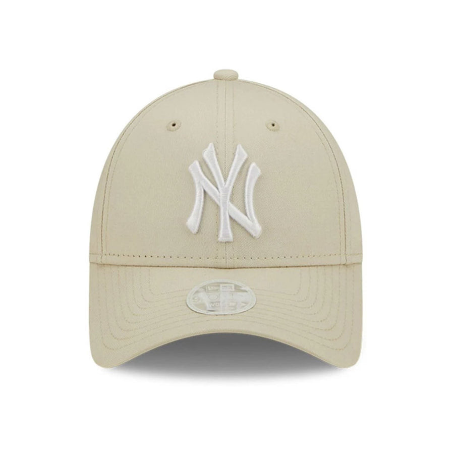 This is a New York Yankees Womens League Essential Light Beige 9FORTY Adjustable Cap 2