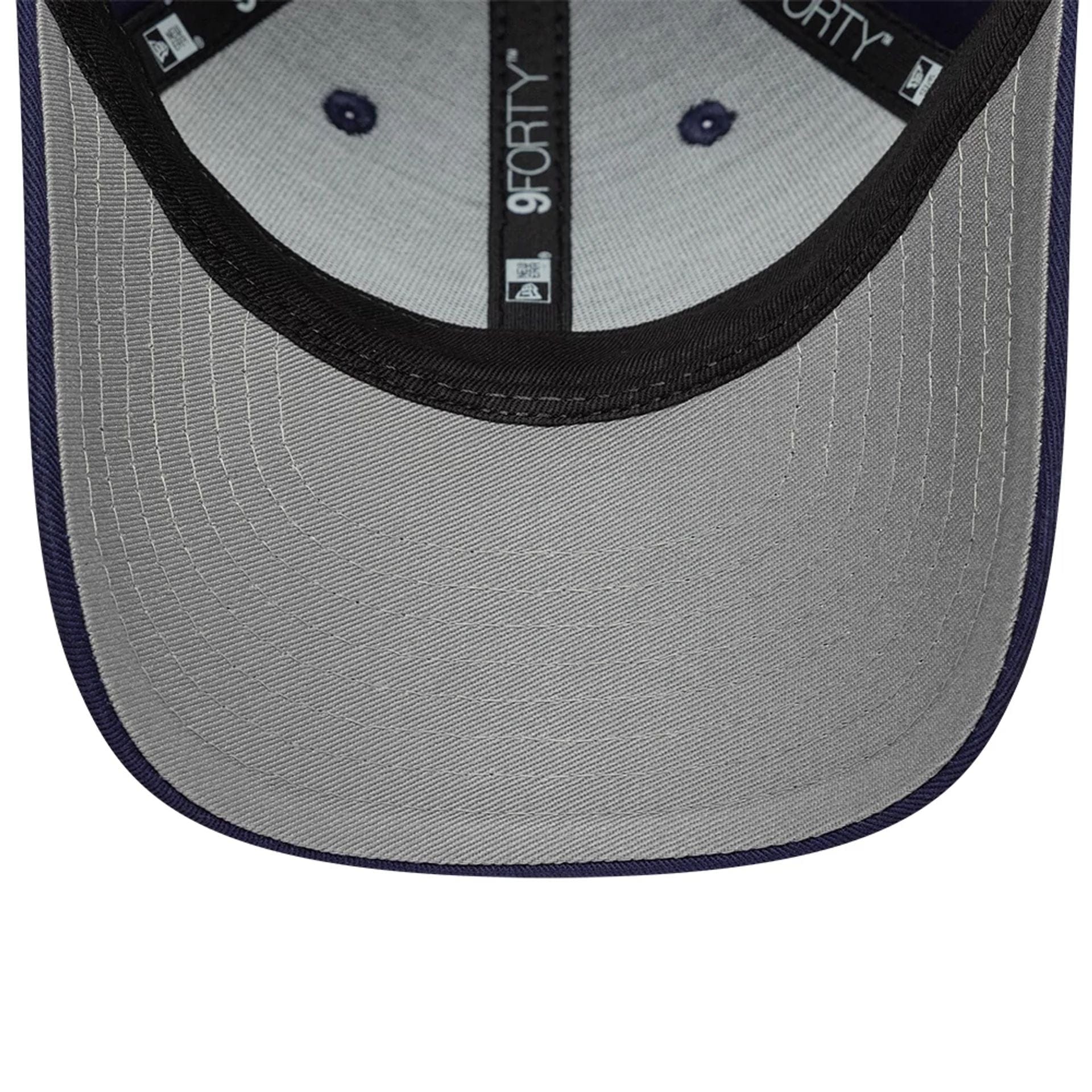 This is a Tottenham Hotspur FC Youth Essential Navy 9FORTY Adjustable Cap 2