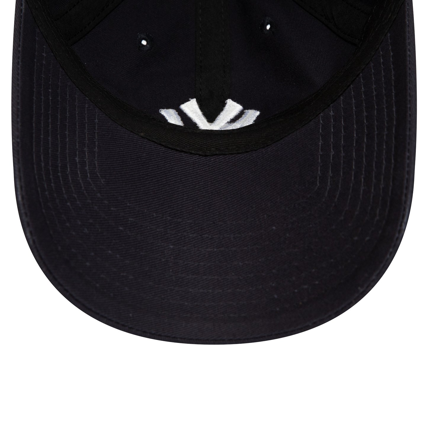 This is a New York Yankees League Essential Navy 9TWENTY Adjustable Cap 6