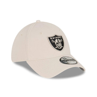 This is a Las Vegas Raiders Stone Cream 39THIRTY Stretch Fit Cap 3