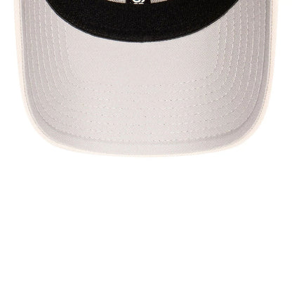 This is a Chicago Bulls Stone Cream 39THIRTY Stretch Fit Cap 6