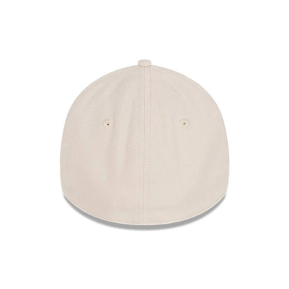 This is a Chicago Bulls Stone Cream 39THIRTY Stretch Fit Cap 7