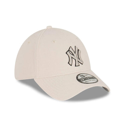 This is a New York Yankees Stone Grey Cream 39THIRTY Stretch Fit Cap 3