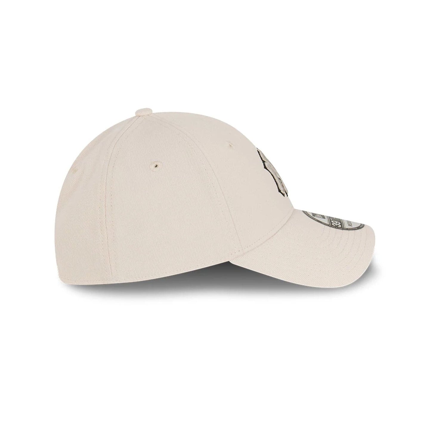 This is a New York Yankees Stone Grey Cream 39THIRTY Stretch Fit Cap 5