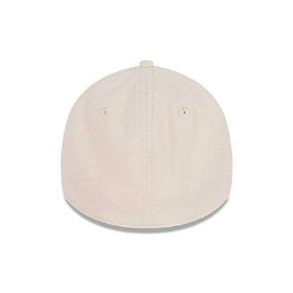 This is a New York Yankees Stone Grey Cream 39THIRTY Stretch Fit Cap 6