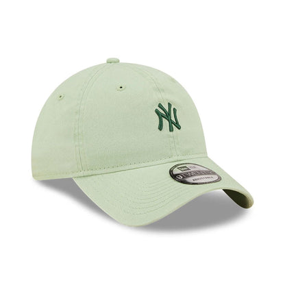 This is a New York Yankees Mini Logo Green 9TWENTY Adjustable Cap 3