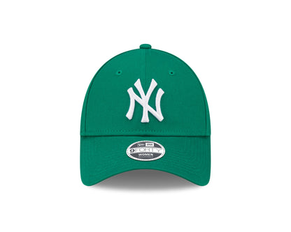 This is a New York Yankees Womens League Essential Green 9FORTY Adjustable Cap 2