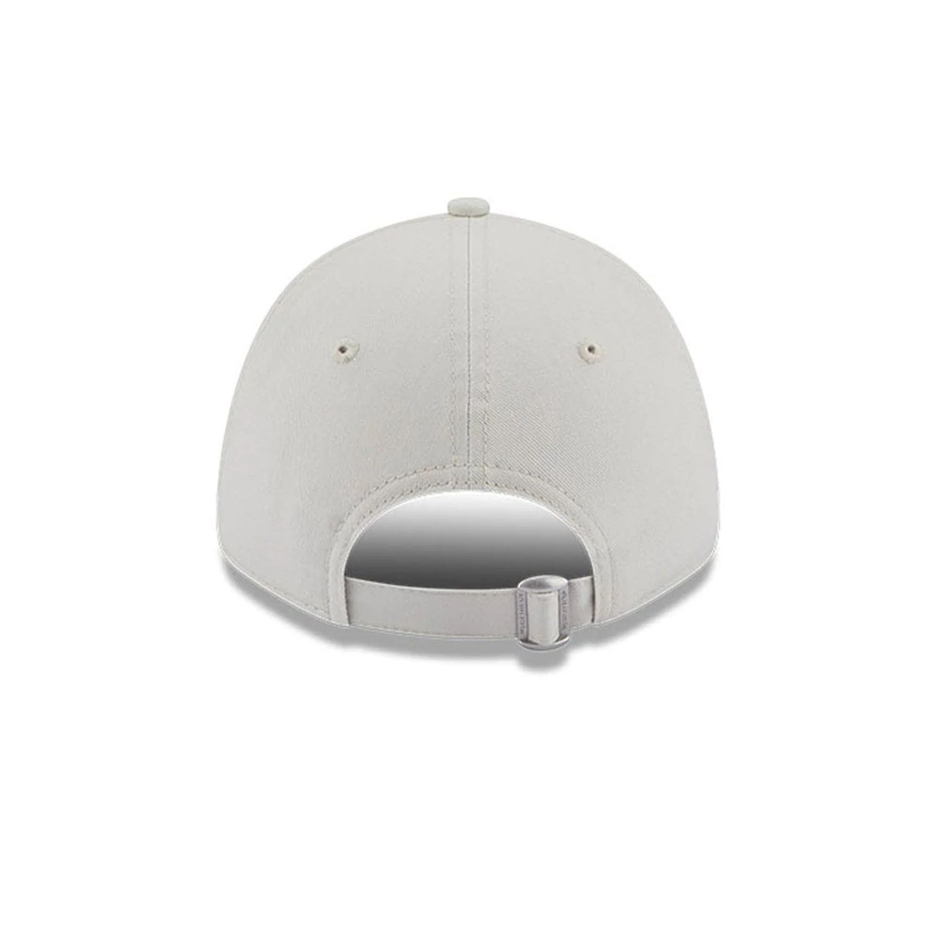 This is a Youth MLB League Essential New York Yankees Cream 9FORTY Cap 4