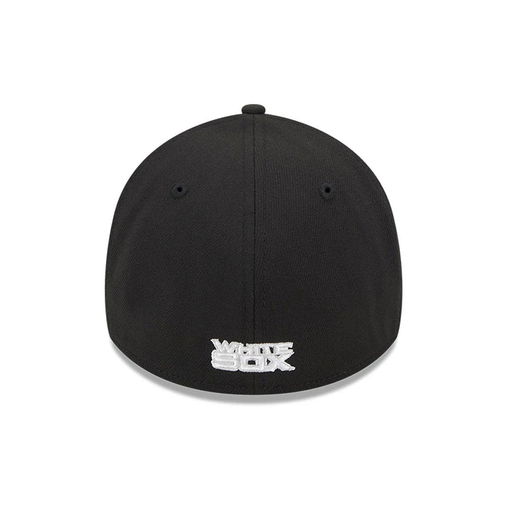 Pictured is this MLB Evergreen Chicago White Sox 39THIRTY Stretch Fit cap in black. 4