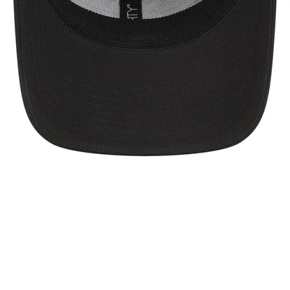 Pictured is this MLB Evergreen Chicago White Sox 39THIRTY Stretch Fit cap in black. 7