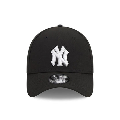 Pictured is this MLB Evergreen New York Yankees 39THIRTY Stretch Fit cap in black. 2