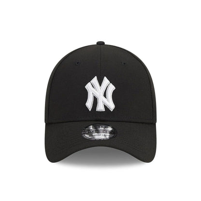Pictured is this MLB Evergreen New York Yankees 39THIRTY Stretch Fit cap in black. 2
