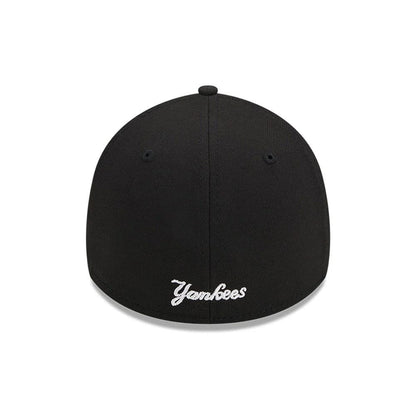 Pictured is this MLB Evergreen New York Yankees 39THIRTY Stretch Fit cap in black. 4
