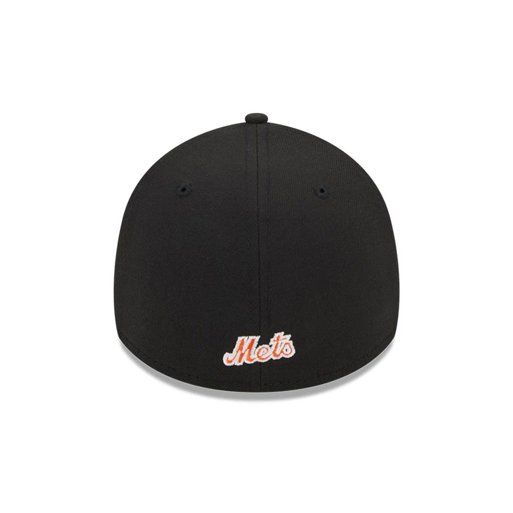 Pictured is this MLB Evergreen New York Mets 39THIRTY Stretch Fit cap in black. 4
