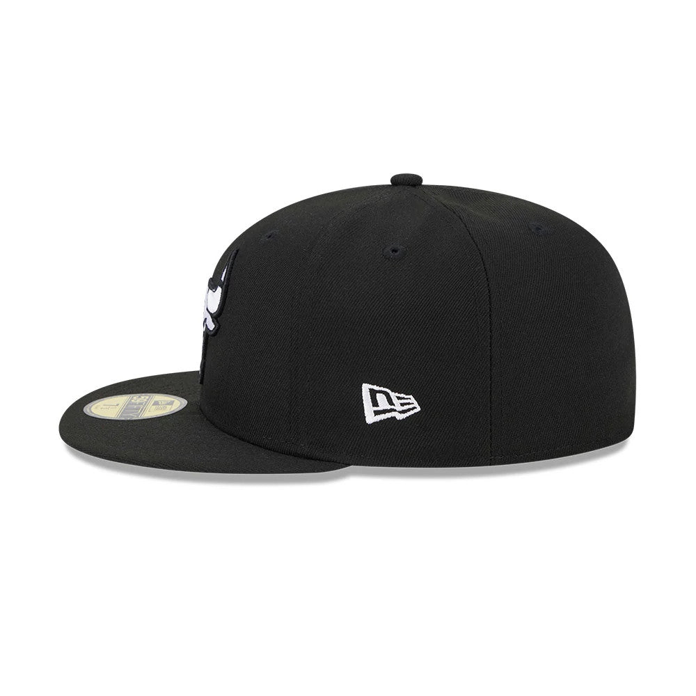 Pictured is this NBA Evergreen Chicago Bulls 59FIFTY Fitted cap in black. 6